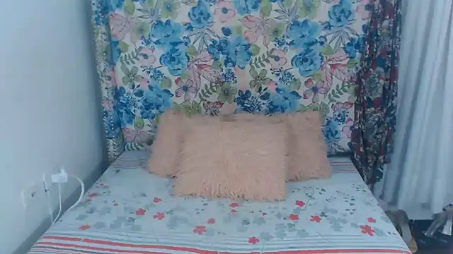 Snapshot of Sweeetnaughty chatting on 02-13-25, 03:03 Sweeetnaughty online show from 02-13-25, 03:03