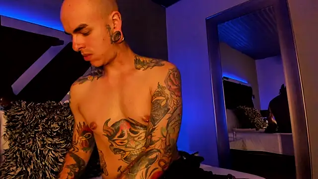 Snapshot of kaletattoo chatting on 01-31-25, 11:24 kaletattoo online show from 01-31-25, 11:24