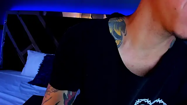 Snapshot of kaletattoo chatting on 02-20-25, 01:36 kaletattoo online show from 02-20-25, 01:36