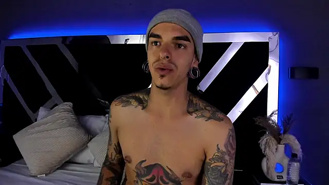 Snapshot of kaletattoo chatting on 03-06-25, 03:13 kaletattoo online show from 03-06-25, 03:13