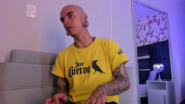 Snapshot of kaletattoo chatting on 03-14-25, 02:53 kaletattoo online show from 03-14-25, 02:53