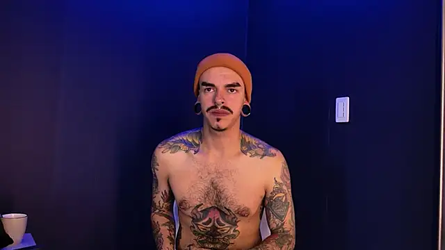 Snapshot of kaletattoo chatting on 10-03-25, 11:29 kaletattoo online show from 10-03-25, 11:29