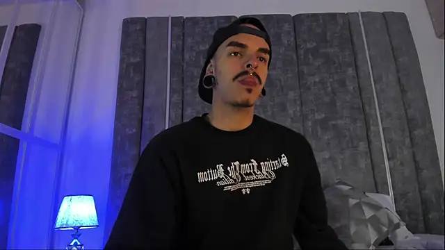 Snapshot of kaletattoo chatting on 10-05-25, 12:03 kaletattoo online show from 10-05-25, 12:03