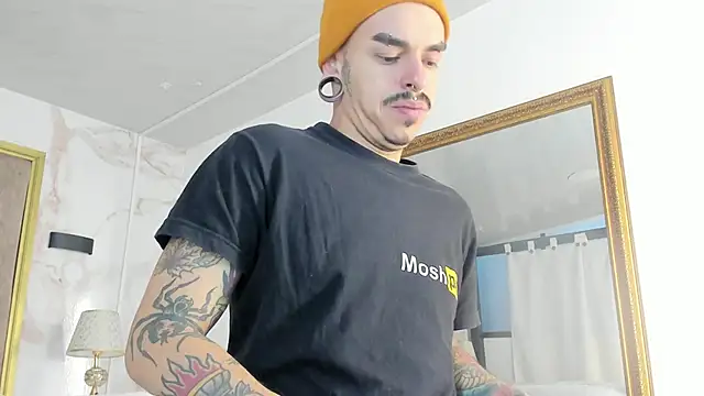 Snapshot of kaletattoo chatting on 10-06-25, 11:07 kaletattoo online show from 10-06-25, 11:07