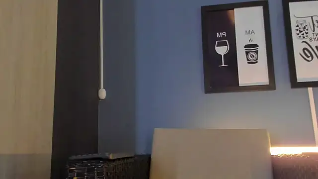 Snapshot of kaletattoo chatting on 10-10-25, 11:20 kaletattoo online show from 10-10-25, 11:20