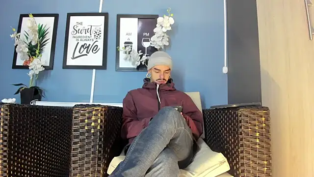 Snapshot of kaletattoo chatting on 11-05-25, 11:21 kaletattoo online show from 11-05-25, 11:21