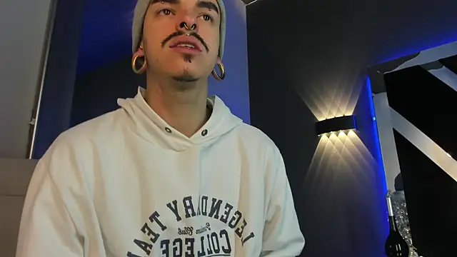 Snapshot of kaletattoo chatting on 11-17-25, 11:49 kaletattoo online show from 11-17-25, 11:49