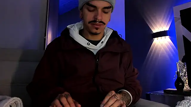 Snapshot of kaletattoo chatting on 11-20-25, 10:59 kaletattoo online show from 11-20-25, 10:59