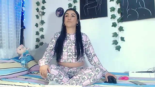 Snapshot of annyevans_1 chatting on 11-03-25, 09:05 annyevans 1 online show from 11-03-25, 09:05