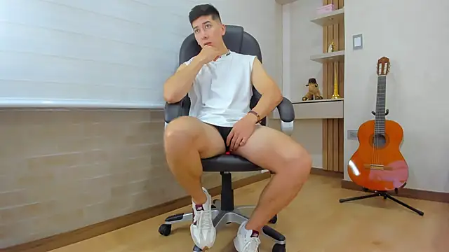 Snapshot of Tombarden chatting on 12-03-25, 07:23 Tombarden online show from 12-03-25, 07:23