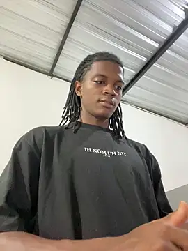 Snapshot of SlykaandpettterX chatting on 10-31-25, 10:11 SlykaandpettterX online show from 10-31-25, 10:11