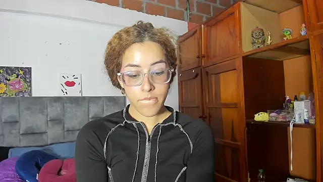 Isangel  online show from 09-23-25, 07:11