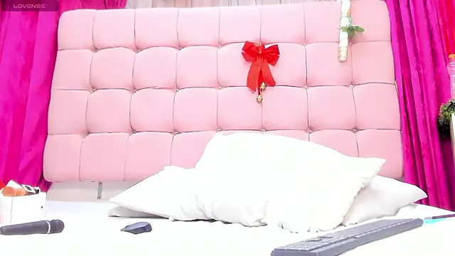 CanelaDevil  online show from 12-22-25, 07:11