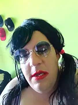 Snapshot of Adrianka chatting on 05-18-26, 07:36 Adrianka online show from 05-18-26, 07:36