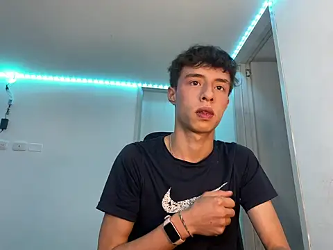 Juanmres online show from 10-10-25, 02:54