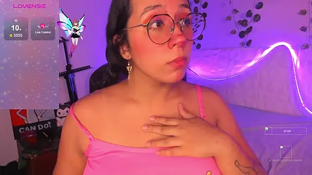 Snapshot of Ludovica6669 chatting on 11-04-25, 10:53 Ludovica6669 online show from 11-04-25, 10:53