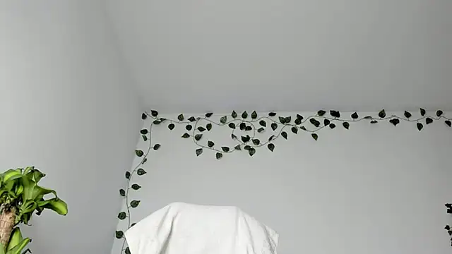 viankaa miller online show from 03-09-25, 01:35