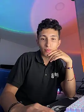 Snapshot of iKrofur chatting on 01-31-25, 01:54 iKrofur online show from 01-31-25, 01:54