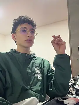 Snapshot of iKrofur chatting on 03-09-25, 11:46 iKrofur online show from 03-09-25, 11:46