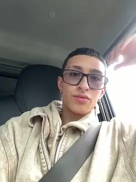 Snapshot of iKrofur chatting on 02-18-26, 04:47 iKrofur online show from 02-18-26, 04:47