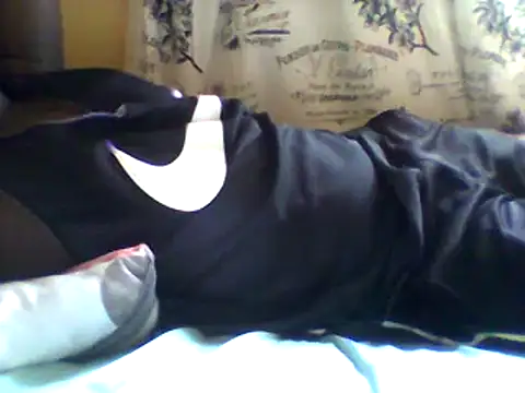 Snapshot of lenzi441 chatting on 03-14-25, 10:29 lenzi441 online show from 03-14-25, 10:29