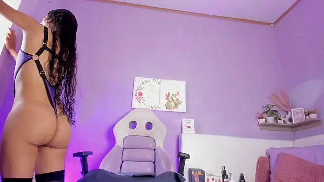 Rossi Mariana online show from 10-20-25, 12:27