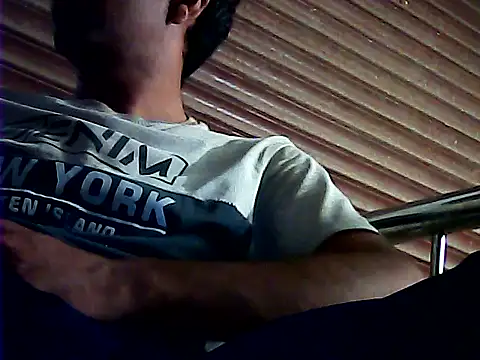 Snapshot of Nightservice27 chatting on 10-05-25, 07:01 Nightservice27 online show from 10-05-25, 07:01