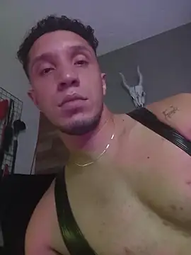 Snapshot of AngeloColleen chatting on 12-05-25, 05:31 AngeloColleen online show from 12-05-25, 05:31