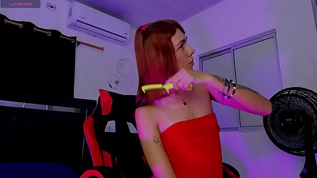 Snapshot of Nicol_TransGirl chatting on 09-27-25, 02:27 Nicol TransGirl online show from 09-27-25, 02:27