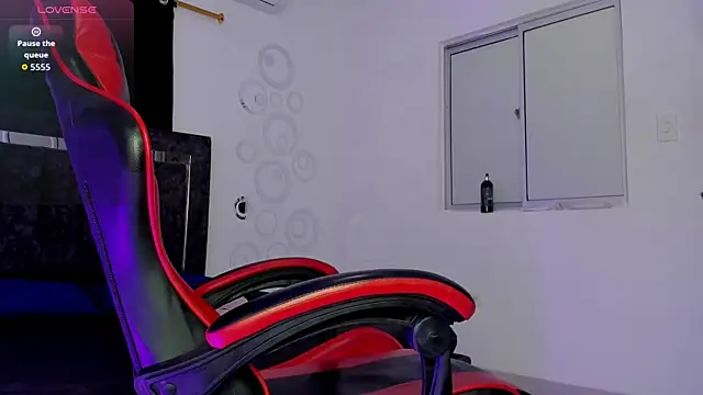 Snapshot of Nicol_TransGirl chatting on 10-24-25, 03:36 Nicol TransGirl online show from 10-24-25, 03:36