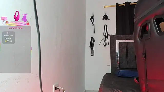 Snapshot of Nicol_TransGirl chatting on 11-28-25, 03:42 Nicol TransGirl online show from 11-28-25, 03:42