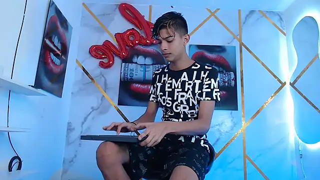 Snapshot of KING_STYLE2 chatting on 03-01-25, 11:26 KING STYLE2 online show from 03-01-25, 11:26