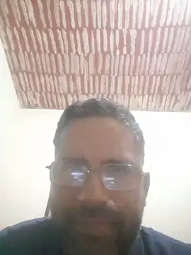 Snapshot of DOMINADOR5 chatting on 03-05-25, 08:54 DOMINADOR5 online show from 03-05-25, 08:54