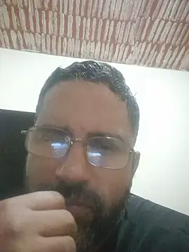 Snapshot of DOMINADOR5 chatting on 03-15-25, 05:52 DOMINADOR5 online show from 03-15-25, 05:52