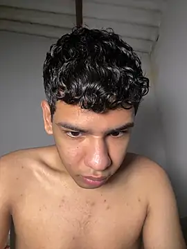 Snapshot of Santiago-Thompson chatting on 10-17-25, 08:00 Santiago-Thompson online show from 10-17-25, 08:00