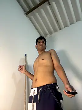 Snapshot of Santiago-Thompson chatting on 12-05-25, 06:15 Santiago-Thompson online show from 12-05-25, 06:15