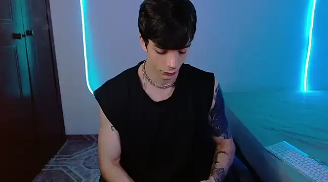 Snapshot of H3ll_B0I chatting on 02-25-25, 01:30 H3ll B0I online show from 02-25-25, 01:30