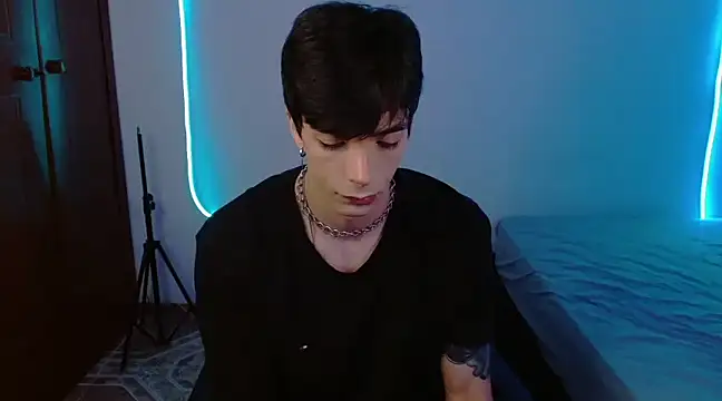 Snapshot of H3ll_B0I chatting on 02-27-25, 03:04 H3ll B0I online show from 02-27-25, 03:04