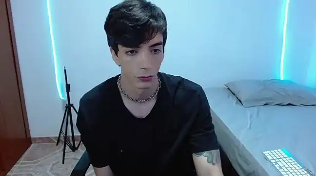 Snapshot of H3ll_B0I chatting on 03-10-25, 05:33 H3ll B0I online show from 03-10-25, 05:33