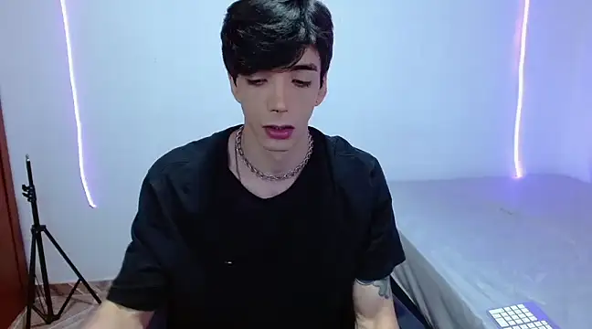 Snapshot of H3ll_B0I chatting on 03-11-25, 03:26 H3ll B0I online show from 03-11-25, 03:26