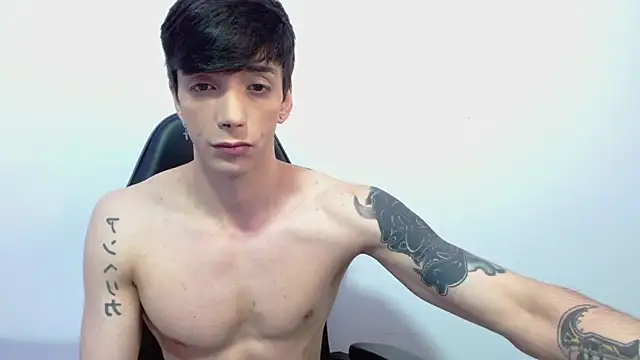 Snapshot of H3ll_B0I chatting on 09-21-25, 05:20 H3ll B0I online show from 09-21-25, 05:20