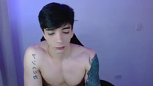 H3ll B0I online show from 04-04-26, 04:55