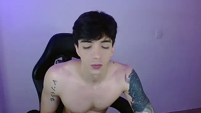 H3ll B0I online show from 04-09-26, 07:36