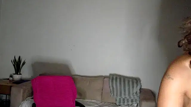 Snapshot of FreckleFaceBeauty chatting on 11-09-25, 10:46 FreckleFaceBeauty online show from 11-09-25, 10:46