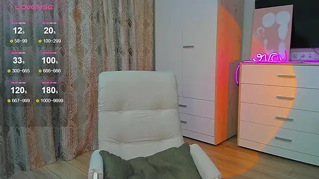  dkny  online show from 01-17-26, 10:42