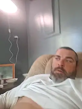 Snapshot of thickdaddy2982 chatting on 01-26-25, 02:41 thickdaddy2982 online show from 01-26-25, 02:41
