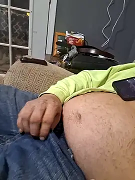 Snapshot of thickdaddy2982 chatting on 02-11-25, 11:33 thickdaddy2982 online show from 02-11-25, 11:33