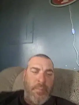 Snapshot of thickdaddy2982 chatting on 03-19-25, 11:57 thickdaddy2982 online show from 03-19-25, 11:57