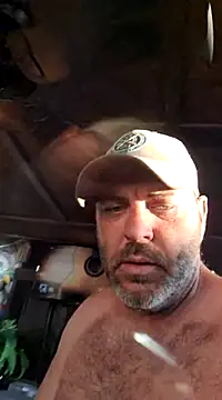 Snapshot of thickdaddy2982 chatting on 03-22-25, 11:09 thickdaddy2982 online show from 03-22-25, 11:09
