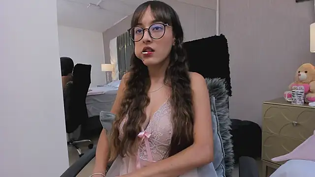 MelodyWinx online show from 03-18-25, 09:21